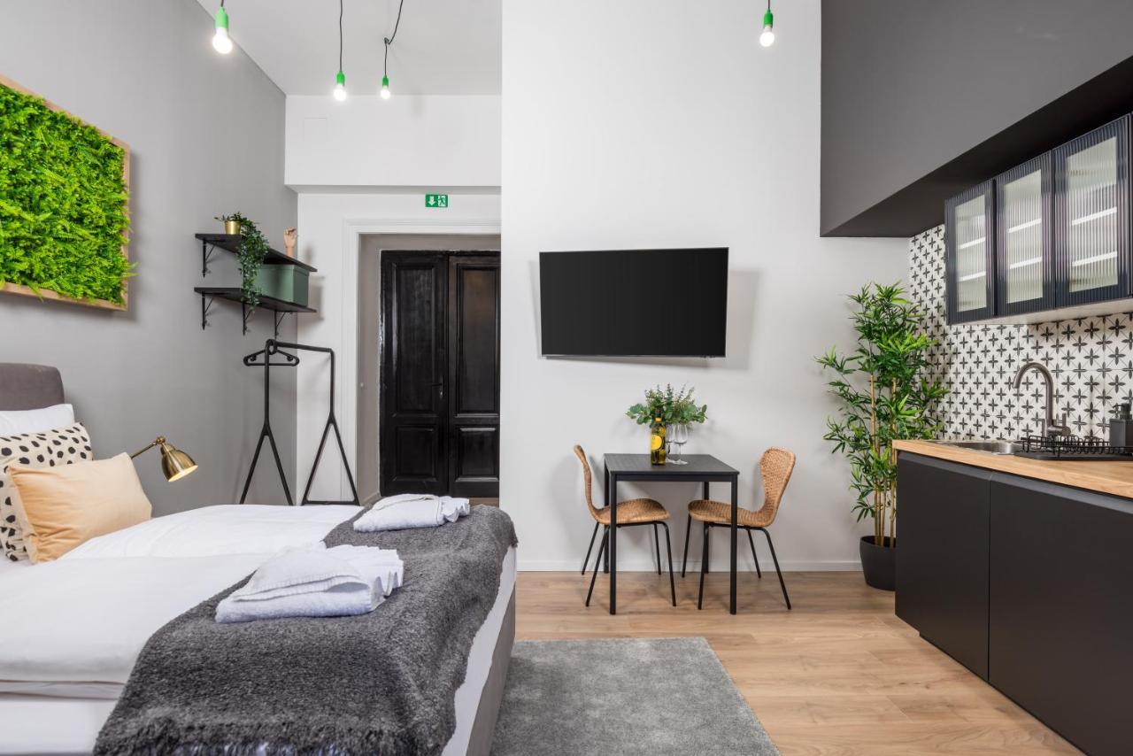 Apartments & Rooms One World Rijeka Exterior foto